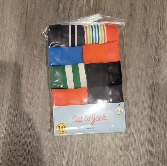 Size 4T | NWT Cat & Jack boys boxer briefs underwear - Picture 2 of 3